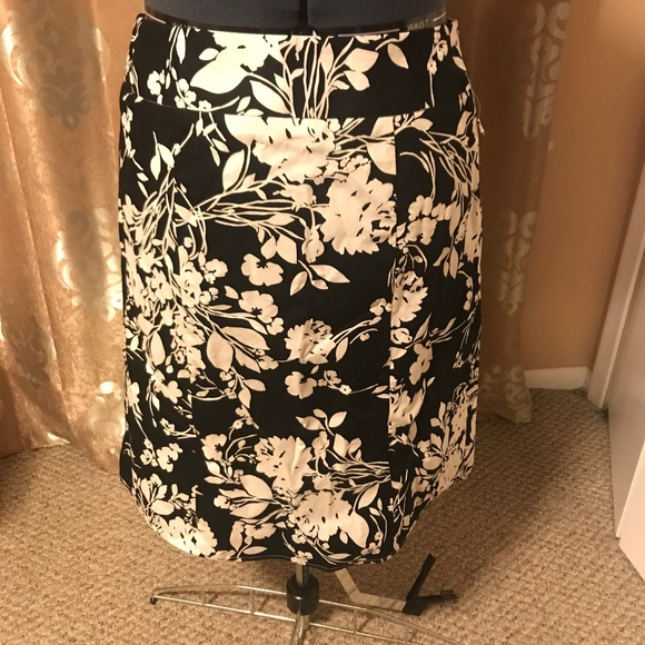 Covington Dresses & Skirts - Black and White Floral Print Midi Skirt
